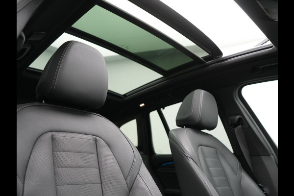 BMW X3 xDrive30e M Sport Plug In Hybrid 293pk Dealer O.H PHEV | Trekhaak Af Fabriek | Panodak | Head Up | Lederen Sportstoelen Memory & Ventilatie | Laser LED | Keyless | Stuur & Stoelen Verwarmd | Apple Carplay | Sfeerverlichting |  Cruise Control