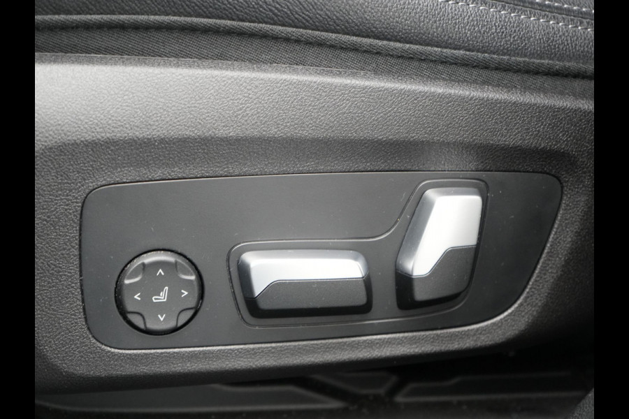 BMW X3 xDrive30e M Sport Plug In Hybrid 293pk Dealer O.H PHEV | Trekhaak Af Fabriek | Panodak | Head Up | Lederen Sportstoelen Memory & Ventilatie | Laser LED | Keyless | Stuur & Stoelen Verwarmd | Apple Carplay | Sfeerverlichting |  Cruise Control