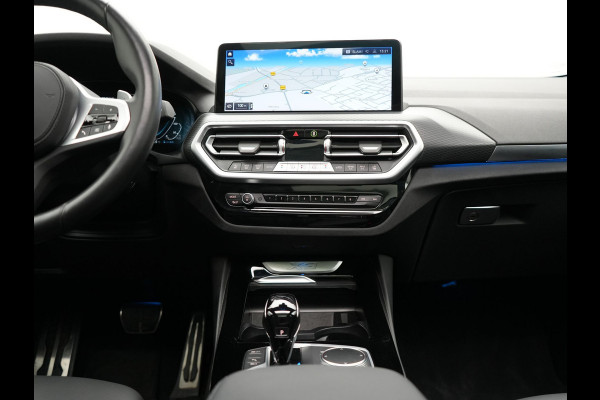 BMW X3 xDrive30e M Sport Plug In Hybrid 293pk Dealer O.H PHEV | Trekhaak Af Fabriek | Panodak | Head Up | Lederen Sportstoelen Memory & Ventilatie | Laser LED | Keyless | Stuur & Stoelen Verwarmd | Apple Carplay | Sfeerverlichting |  Cruise Control