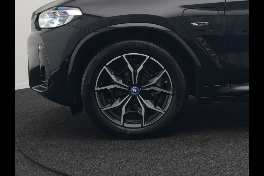 BMW X3 xDrive30e M Sport Plug In Hybrid 293pk Dealer O.H PHEV | Trekhaak Af Fabriek | Panodak | Head Up | Lederen Sportstoelen Memory & Ventilatie | Laser LED | Keyless | Stuur & Stoelen Verwarmd | Apple Carplay | Sfeerverlichting |  Cruise Control
