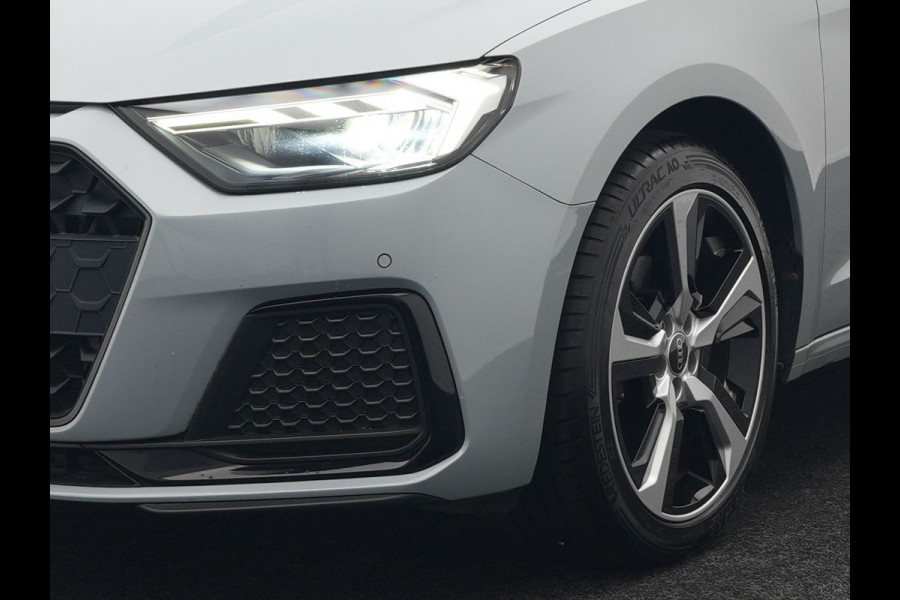 Audi A1 Sportback 30 TFSI S Line 111pk Dealer O.H. | LED | Apple Carplay | Keyless | Stoelverwarming | Navigatie | Virtual Cockpit | DAB | Audi A1 Sportback 30 TFSI S Line 111pk Dealer O.H. | LED | Apple Carplay | Keyless | Stoelverwarming | Navigatie | Virtual Cockpit | DAB |