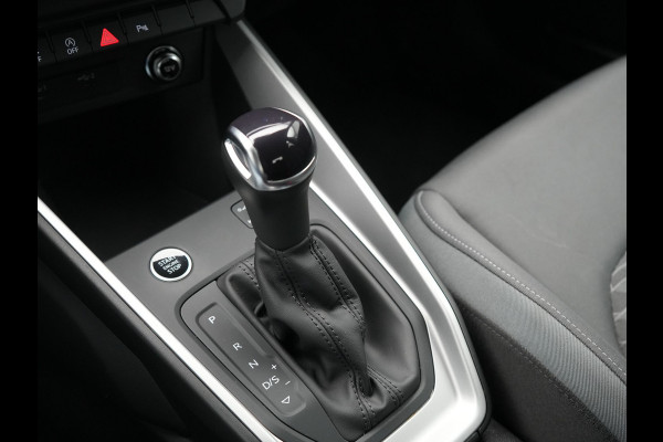 Audi A1 Sportback 30 TFSI S Line 111pk Dealer O.H. | LED | Apple Carplay | Keyless | Stoelverwarming | Navigatie | Virtual Cockpit | DAB | Audi A1 Sportback 30 TFSI S Line 111pk Dealer O.H. | LED | Apple Carplay | Keyless | Stoelverwarming | Navigatie | Virtual Cockpit | DAB |