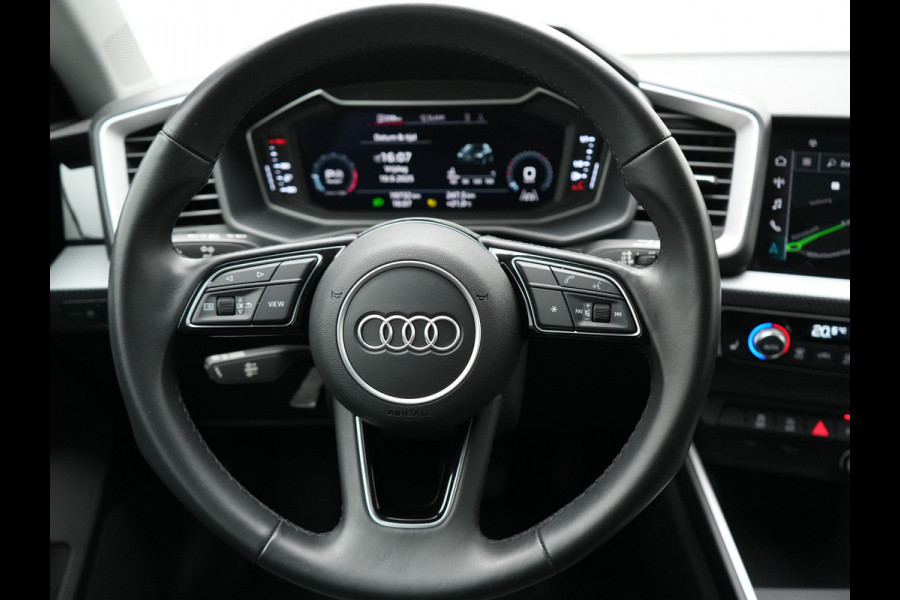 Audi A1 Sportback 30 TFSI S Line 111pk Dealer O.H. | LED | Apple Carplay | Keyless | Stoelverwarming | Navigatie | Virtual Cockpit | DAB | Audi A1 Sportback 30 TFSI S Line 111pk Dealer O.H. | LED | Apple Carplay | Keyless | Stoelverwarming | Navigatie | Virtual Cockpit | DAB |