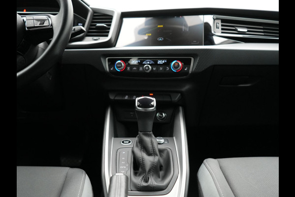 Audi A1 Sportback 30 TFSI S Line 111pk Dealer O.H. | LED | Apple Carplay | Keyless | Stoelverwarming | Navigatie | Virtual Cockpit | DAB | Audi A1 Sportback 30 TFSI S Line 111pk Dealer O.H. | LED | Apple Carplay | Keyless | Stoelverwarming | Navigatie | Virtual Cockpit | DAB |