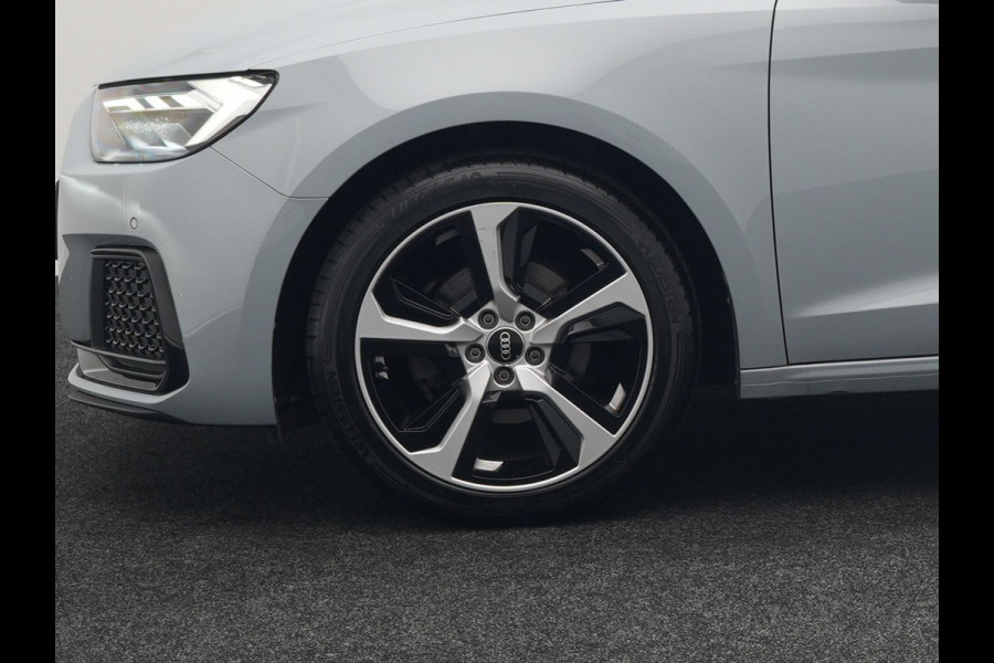 Audi A1 Sportback 30 TFSI S Line 111pk Dealer O.H. | LED | Apple Carplay | Keyless | Stoelverwarming | Navigatie | Virtual Cockpit | DAB | Audi A1 Sportback 30 TFSI S Line 111pk Dealer O.H. | LED | Apple Carplay | Keyless | Stoelverwarming | Navigatie | Virtual Cockpit | DAB |