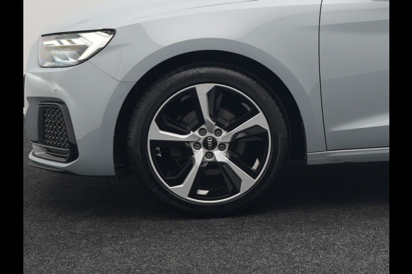 Audi A1 Sportback 30 TFSI S Line 111pk Dealer O.H. | LED | Apple Carplay | Keyless | Stoelverwarming | Navigatie | Virtual Cockpit | DAB | Audi A1 Sportback 30 TFSI S Line 111pk Dealer O.H. | LED | Apple Carplay | Keyless | Stoelverwarming | Navigatie | Virtual Cockpit | DAB |