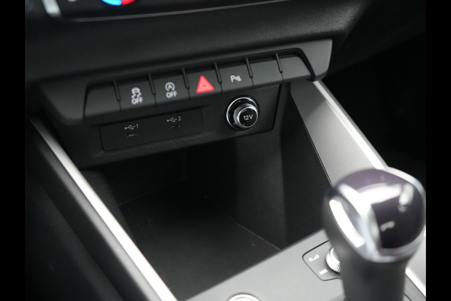 Audi A1 Sportback 30 TFSI S Line 111pk Dealer O.H. | LED | Apple Carplay | Keyless | Stoelverwarming | Navigatie | Virtual Cockpit | DAB | Audi A1 Sportback 30 TFSI S Line 111pk Dealer O.H. | LED | Apple Carplay | Keyless | Stoelverwarming | Navigatie | Virtual Cockpit | DAB |