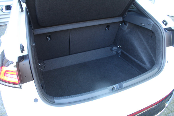 Volkswagen Taigo 1.5 TSI 150pk R-Line DSG7 Clima Cruise Carplay Camera Dig. Cockpit 17"LMV Trekhaak 1200kg