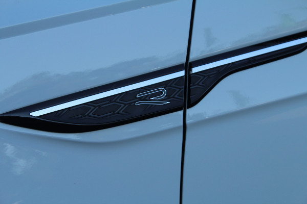 Volkswagen Taigo 1.5 TSI 150pk R-Line DSG7 Clima Cruise Carplay Camera Dig. Cockpit 17"LMV Trekhaak 1200kg