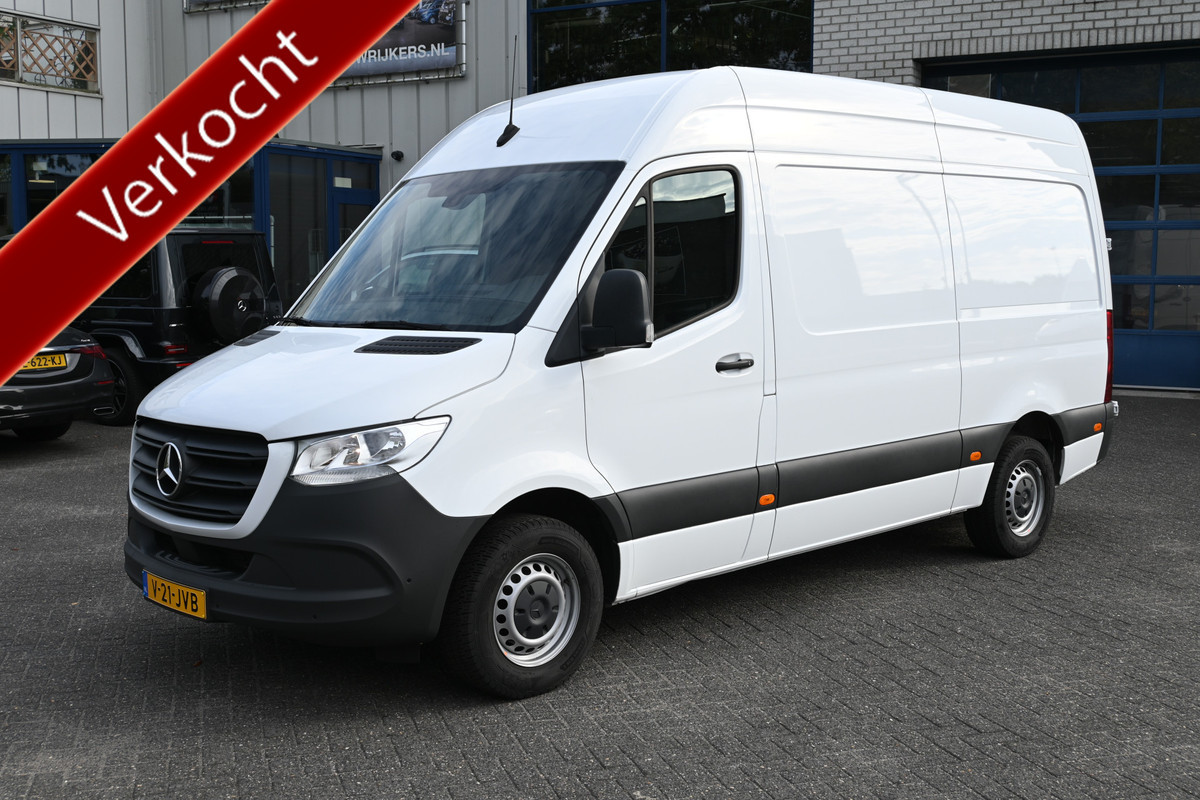 Mercedes-Benz Sprinter 317 CDI L2H2 3500kg trekhaak, MBUX met navigatie en parkeerpakket en camera