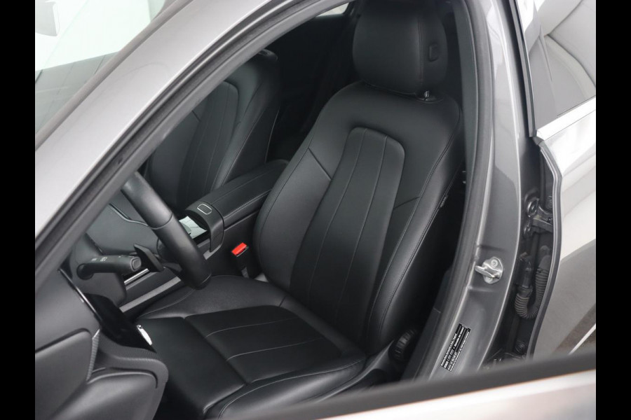 Mercedes-Benz A-Klasse 250e Business Solution Luxury | Leder | Trekhaak | Stoelverwarming | Camera | Sfeerverlichting | Navigatie | Park Assist | Full LED | Widescreen