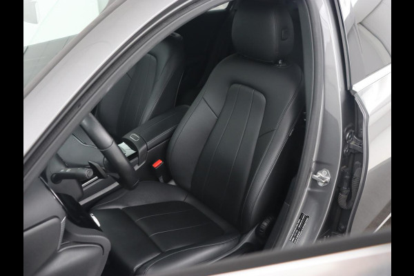 Mercedes-Benz A-Klasse 250e Business Solution Luxury | Leder | Trekhaak | Stoelverwarming | Camera | Sfeerverlichting | Navigatie | Park Assist | Full LED | Widescreen