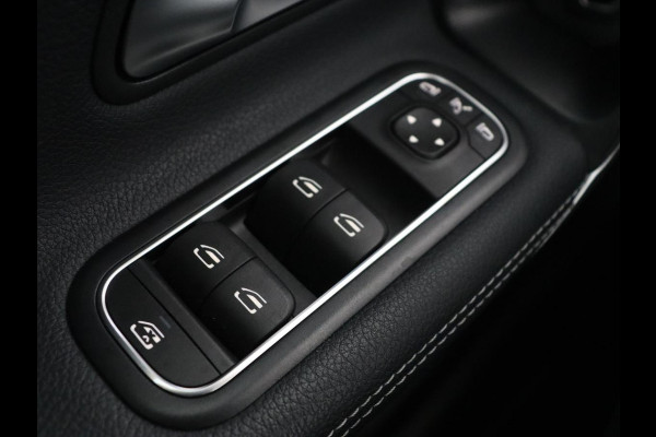 Mercedes-Benz A-Klasse 250e Business Solution Luxury | Leder | Trekhaak | Stoelverwarming | Camera | Sfeerverlichting | Navigatie | Park Assist | Full LED | Widescreen