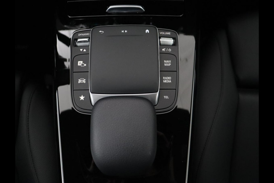 Mercedes-Benz A-Klasse 250e Business Solution Luxury | Leder | Trekhaak | Stoelverwarming | Camera | Sfeerverlichting | Navigatie | Park Assist | Full LED | Widescreen