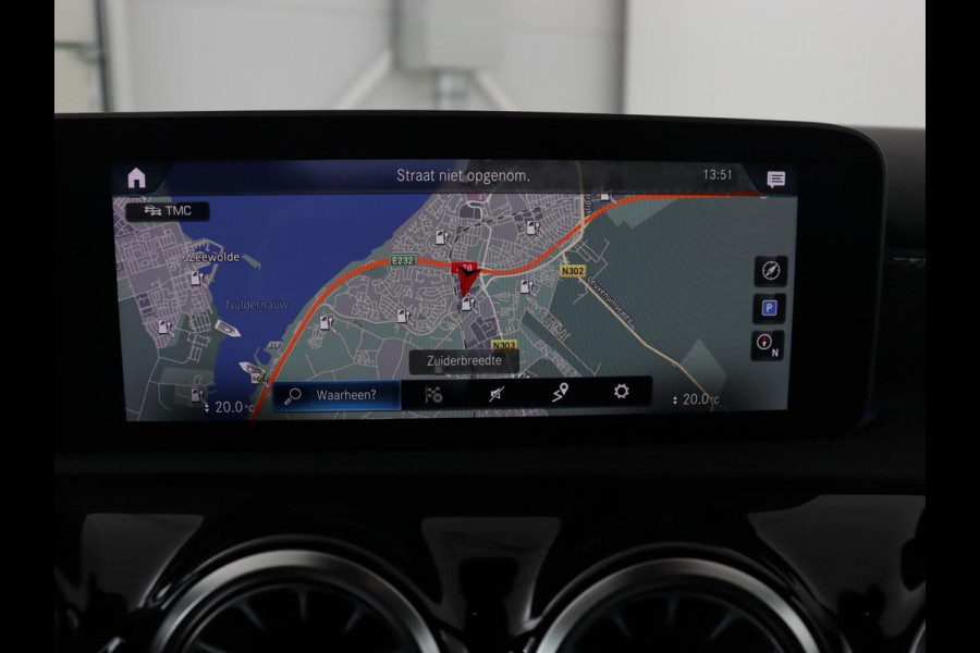 Mercedes-Benz A-Klasse 250e Business Solution Luxury | Leder | Trekhaak | Stoelverwarming | Camera | Sfeerverlichting | Navigatie | Park Assist | Full LED | Widescreen