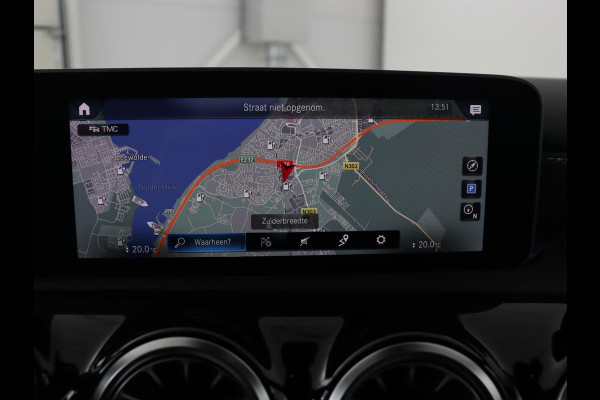 Mercedes-Benz A-Klasse 250e Business Solution Luxury | Leder | Trekhaak | Stoelverwarming | Camera | Sfeerverlichting | Navigatie | Park Assist | Full LED | Widescreen