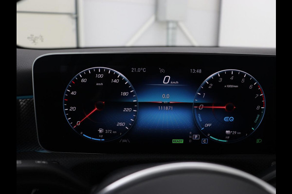 Mercedes-Benz A-Klasse 250e Business Solution Luxury | Leder | Trekhaak | Stoelverwarming | Camera | Sfeerverlichting | Navigatie | Park Assist | Full LED | Widescreen
