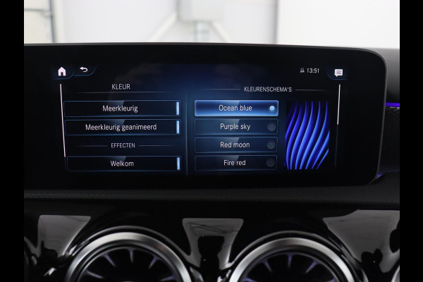 Mercedes-Benz A-Klasse 250e Business Solution Luxury | Leder | Trekhaak | Stoelverwarming | Camera | Sfeerverlichting | Navigatie | Park Assist | Full LED | Widescreen