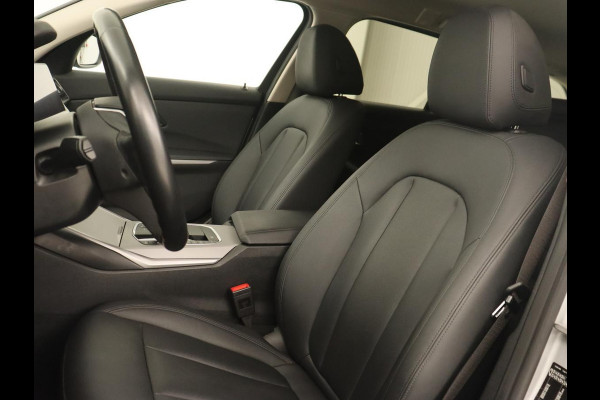 BMW 3 Serie Touring 330e | Keyless | Full LED | Carplay | Navigatie | Leder | Stoelverwarming | Camera | LMV 17 inch | Cruise control | Getint glas