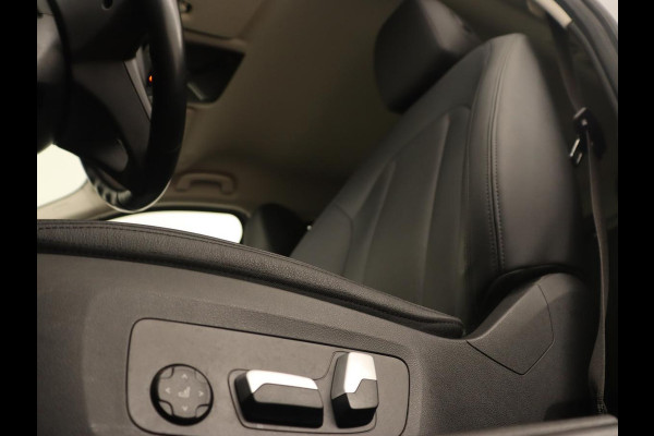 BMW 3 Serie Touring 330e | Keyless | Full LED | Carplay | Navigatie | Leder | Stoelverwarming | Camera | LMV 17 inch | Cruise control | Getint glas