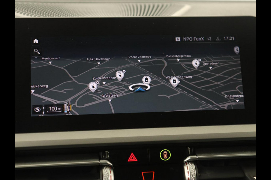 BMW 3 Serie Touring 330e | Keyless | Full LED | Carplay | Navigatie | Leder | Stoelverwarming | Camera | LMV 17 inch | Cruise control | Getint glas