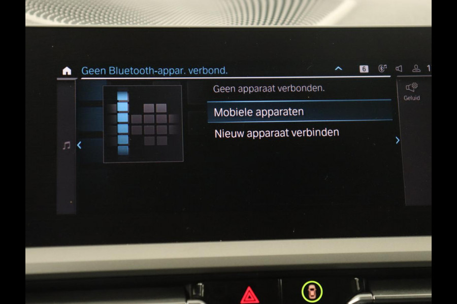 BMW 3 Serie Touring 330e | Keyless | Full LED | Carplay | Navigatie | Leder | Stoelverwarming | Camera | LMV 17 inch | Cruise control | Getint glas
