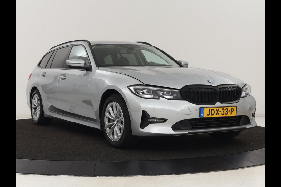 BMW 3 Serie Touring 330e | Keyless | Full LED | Carplay | Navigatie | Leder | Stoelverwarming | Camera | LMV 17 inch | Cruise control | Getint glas