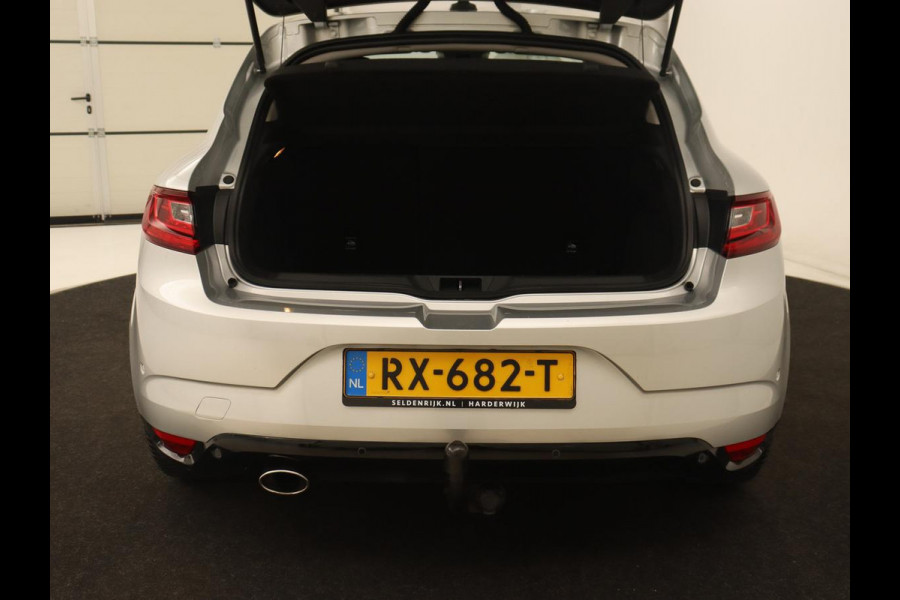 Renault Mégane 1.2 TCe Bose | Camera | Half leder | Carplay | Keyless | Navigatie | Massage | Dodehoek detectie | Trekhaak | Climate control | Bluetooth | BOSE Sound | Cruise control | Parkeerhulp