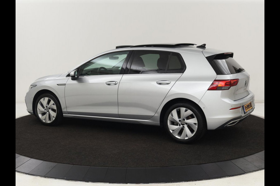 Volkswagen Golf 1.5 eTSI Style | Panoramadak | Automaat 1.5 eTSI Style | Panoramadak | Automaat | Navigatie | Memory | Adaptive cruise | Camera | Park assist | Carplay | Sfeerverlichting | Lane assist