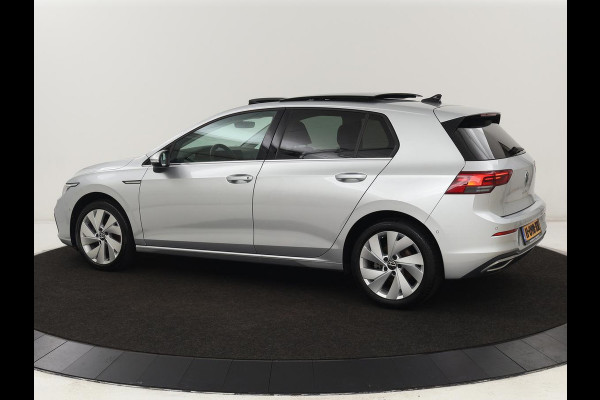 Volkswagen Golf 1.5 eTSI Style | Panoramadak | Automaat 1.5 eTSI Style | Panoramadak | Automaat | Navigatie | Memory | Adaptive cruise | Camera | Park assist | Carplay | Sfeerverlichting | Lane assist