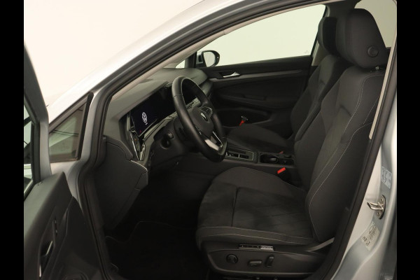 Volkswagen Golf 1.5 eTSI Style | Panoramadak | Automaat 1.5 eTSI Style | Panoramadak | Automaat | Navigatie | Memory | Adaptive cruise | Camera | Park assist | Carplay | Sfeerverlichting | Lane assist