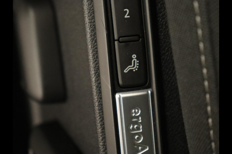 Volkswagen Golf 1.5 eTSI Style | Panoramadak | Automaat 1.5 eTSI Style | Panoramadak | Automaat | Navigatie | Memory | Adaptive cruise | Camera | Park assist | Carplay | Sfeerverlichting | Lane assist