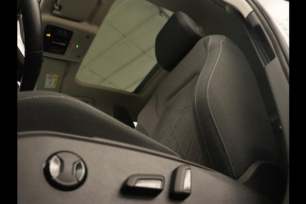 Volkswagen Golf 1.5 eTSI Style | Panoramadak | Automaat 1.5 eTSI Style | Panoramadak | Automaat | Navigatie | Memory | Adaptive cruise | Camera | Park assist | Carplay | Sfeerverlichting | Lane assist