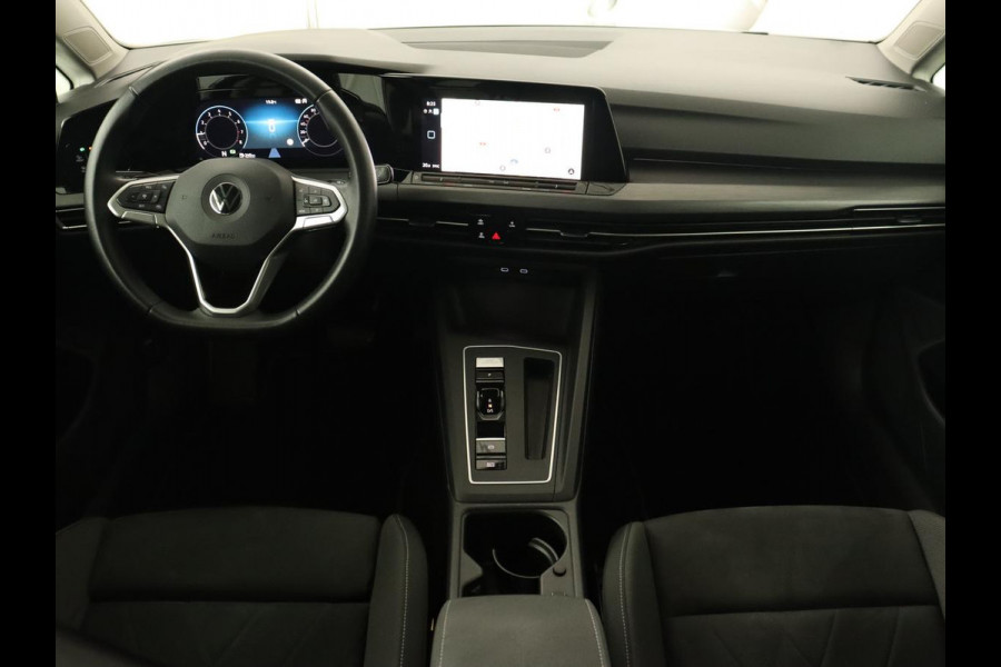 Volkswagen Golf 1.5 eTSI Style | Panoramadak | Automaat 1.5 eTSI Style | Panoramadak | Automaat | Navigatie | Memory | Adaptive cruise | Camera | Park assist | Carplay | Sfeerverlichting | Lane assist