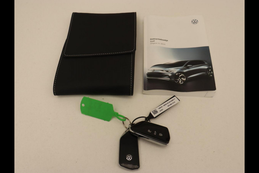 Volkswagen Golf 1.5 eTSI Style | Panoramadak | Automaat 1.5 eTSI Style | Panoramadak | Automaat | Navigatie | Memory | Adaptive cruise | Camera | Park assist | Carplay | Sfeerverlichting | Lane assist