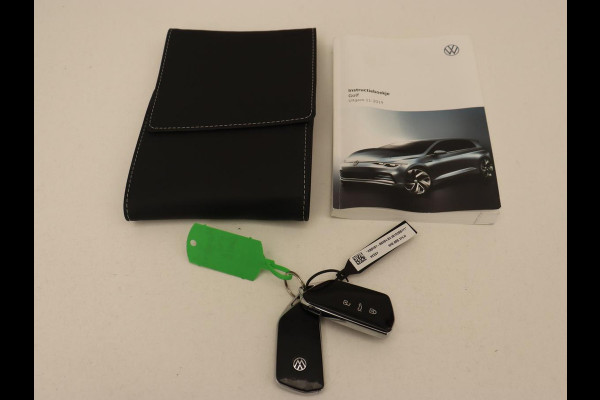 Volkswagen Golf 1.5 eTSI Style | Panoramadak | Automaat 1.5 eTSI Style | Panoramadak | Automaat | Navigatie | Memory | Adaptive cruise | Camera | Park assist | Carplay | Sfeerverlichting | Lane assist