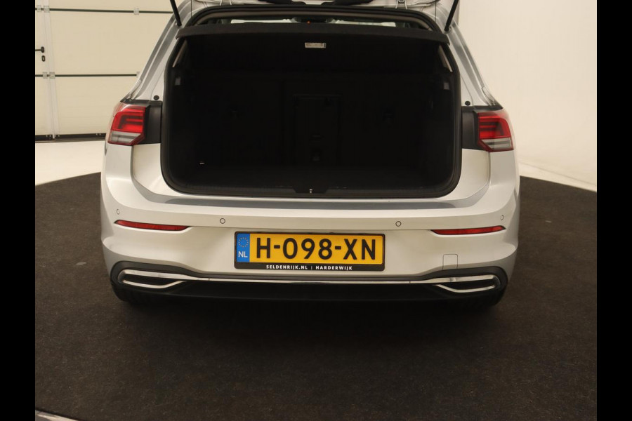 Volkswagen Golf 1.5 eTSI Style | Panoramadak | Automaat 1.5 eTSI Style | Panoramadak | Automaat | Navigatie | Memory | Adaptive cruise | Camera | Park assist | Carplay | Sfeerverlichting | Lane assist