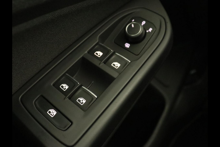 Volkswagen Golf 1.5 eTSI Style | Panoramadak | Automaat 1.5 eTSI Style | Panoramadak | Automaat | Navigatie | Memory | Adaptive cruise | Camera | Park assist | Carplay | Sfeerverlichting | Lane assist