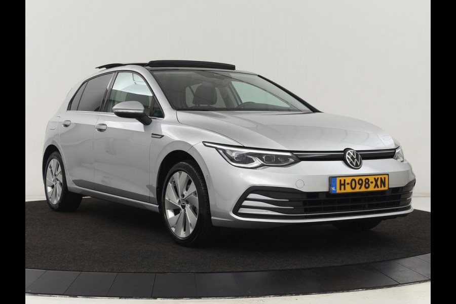 Volkswagen Golf 1.5 eTSI Style | Panoramadak | Automaat 1.5 eTSI Style | Panoramadak | Automaat | Navigatie | Memory | Adaptive cruise | Camera | Park assist | Carplay | Sfeerverlichting | Lane assist