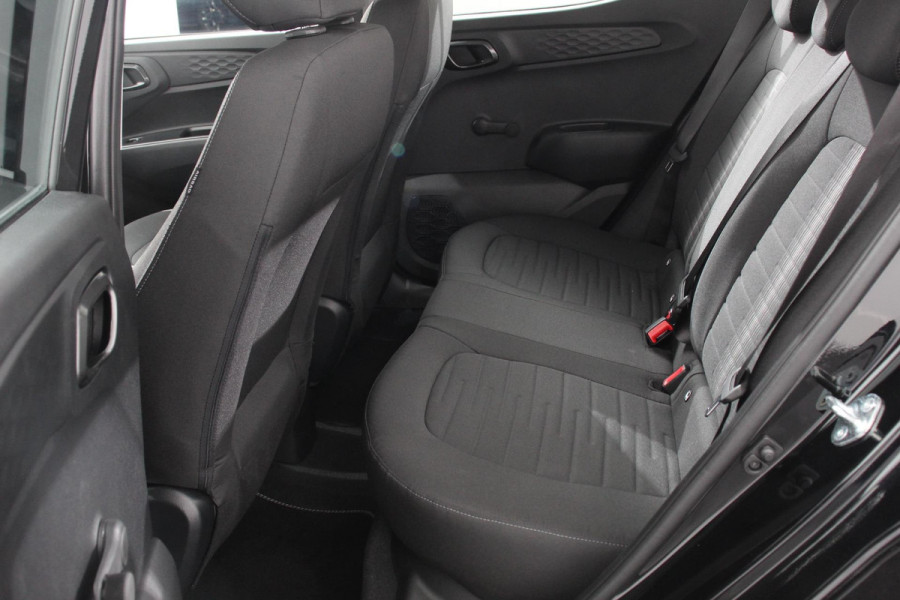 Hyundai i10 1.0 Automaat Comfort 5-zits | Navigatie | Apple Carplay/Android Auto | Cruise Control | DAB | Airco Hyundai i10 1.0 Automaat Comfort 5-zits | Navigatie | Apple Carplay/Android Auto | Cruise Control | DAB | Airco