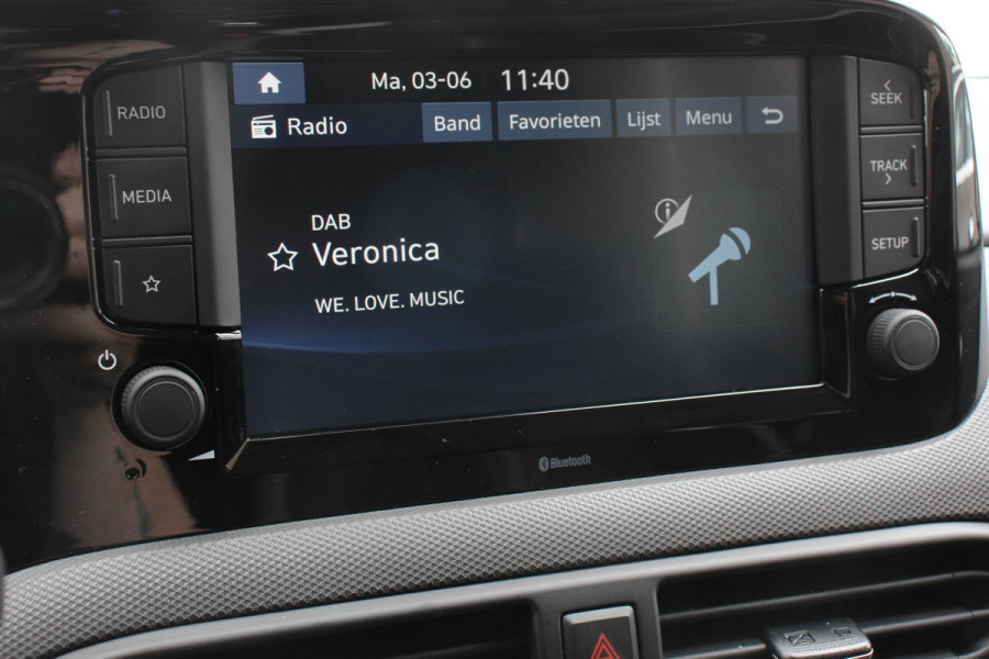 Hyundai i10 1.0 Automaat Comfort 5-zits | Navigatie | Apple Carplay/Android Auto | Cruise Control | DAB | Airco Hyundai i10 1.0 Automaat Comfort 5-zits | Navigatie | Apple Carplay/Android Auto | Cruise Control | DAB | Airco