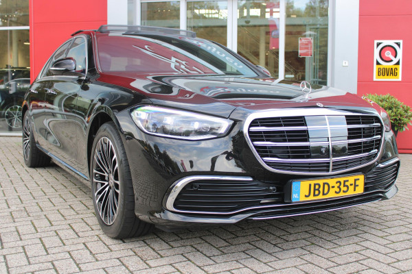Mercedes-Benz S-Klasse 580e 4MATIC AMG LINE 510PK | PANORAMISCH SCHUIF / KANTELDAK | 360° CAMERA | BURMESTER PREMIUM AUDIO | NAPPA LEDEREN BEKLEDING | VOORSTOELEN ELEKTRISCH VERSTELBAAR MET GEHEUGEN | VOORSTOELEN EN ACHTERBANK GEVENTILEERD / VERWARMD | MBUX AUGMENT REALITY NAVIGATIE / HEAD UPP DISPLAY | MULTIMEDIA MBUX ( ACHTERBANK TABLET | ZWARTE HEMEL BEKLEDING | AIRBALANCE PAKKET (LUCHTREINIGING SYSTEEM) | MEESTURENDE ACHTERAS |  4 ZONE CLIMATE CONTROL |  ADAPTIVE RUITERWISSER ISTALLATIE  ( MAGIC  VISION CONTROL) |