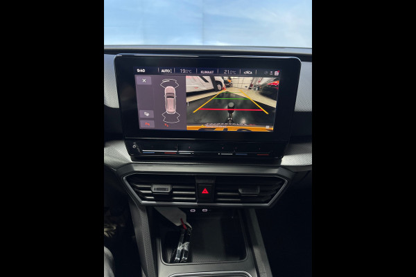 Seat Leon Sportstourer 1.0 TSI Style Business Intense Navi | Clima | Cruise | Camera | PDC | Trekhaak