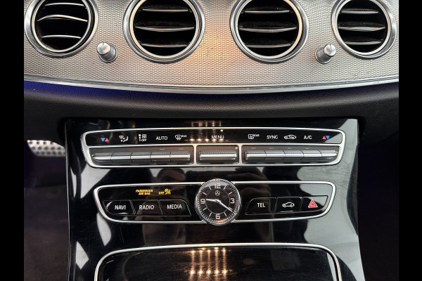 Mercedes-Benz E-Klasse 220 d AMG-Line (INCL-BTW ) Aut. *PANO | FULL-LED | LEATHER-MICROFIBRE | WIDE-SCREEN-DIGI-COCKPIT | NAVI-FULLMAP | AMBIENT-LIGHT | HEATED-SPORTSEATS | ECC | SHIFT-PADLLES | PDC | CRUISE | 19"ALU*
