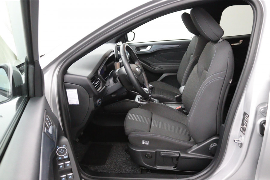 Ford FOCUS Wagon 1.0 EcoBoost Hybrid Active*ECC*NAVI*ACC*HAAK*CAM*