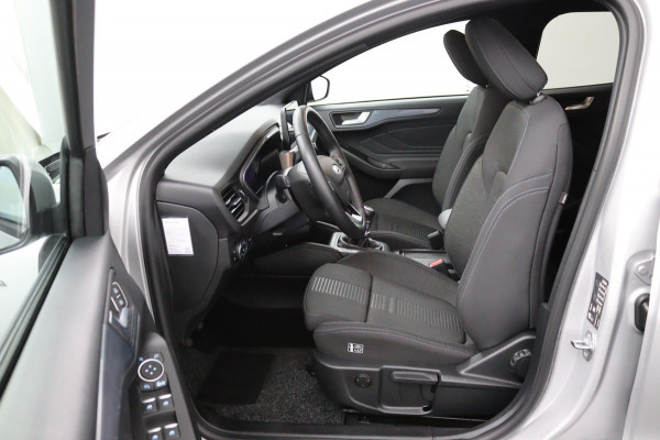 Ford FOCUS Wagon 1.0 EcoBoost Hybrid Active*ECC*NAVI*ACC*HAAK*CAM*