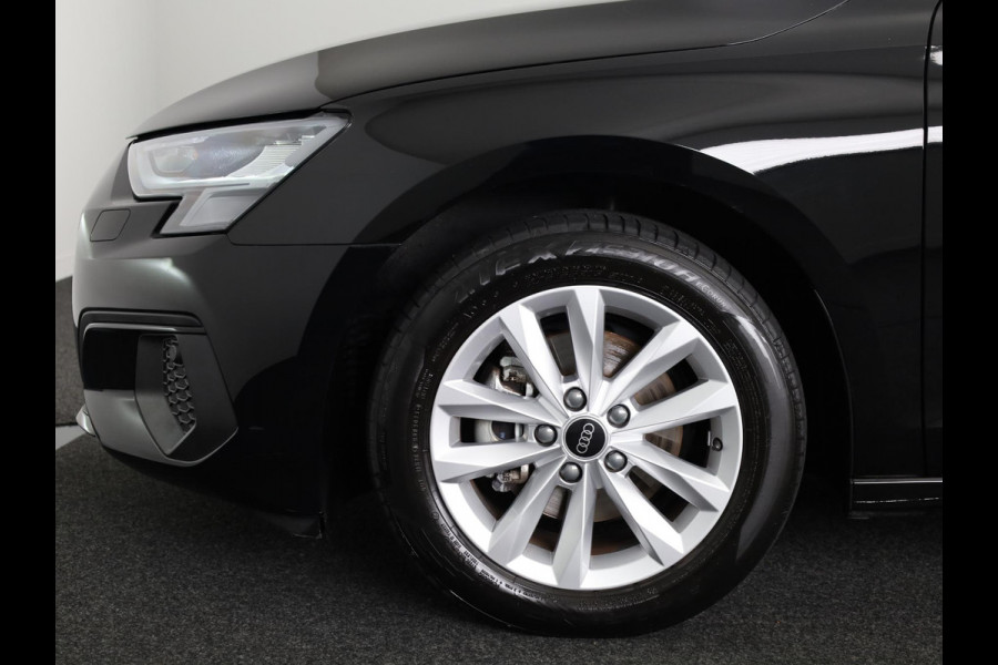 Audi A3 Sportback 30 TFSI Pro Line 110 pk S-tronic | Navigatie via App | Parkeersensoren achter | Cruise control | Apple Carplay/Android Auto | Audi A3 Sportback 30 TFSI Pro Line 110 pk S-tronic | Navigatie via App | Parkeersensoren achter | Cruise control | Apple Carplay/Android Auto |