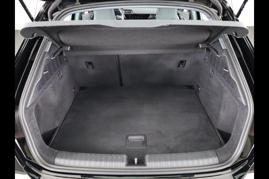 Audi A3 Sportback 30 TFSI Pro Line 110 pk S-tronic | Navigatie via App | Parkeersensoren achter | Cruise control | Apple Carplay/Android Auto | Audi A3 Sportback 30 TFSI Pro Line 110 pk S-tronic | Navigatie via App | Parkeersensoren achter | Cruise control | Apple Carplay/Android Auto |