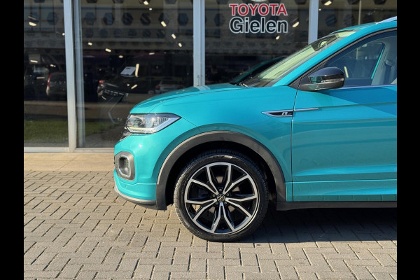 Volkswagen T-Cross 1.0 TSI 7-DSG R-Line | Dodehoekherkenning, Stoelverwarming, 18 inch, Climate control, Adaptive cruise control