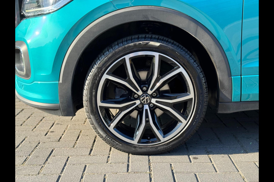 Volkswagen T-Cross 1.0 TSI 7-DSG R-Line | Dodehoekherkenning, Stoelverwarming, 18 inch, Climate control, Adaptive cruise control